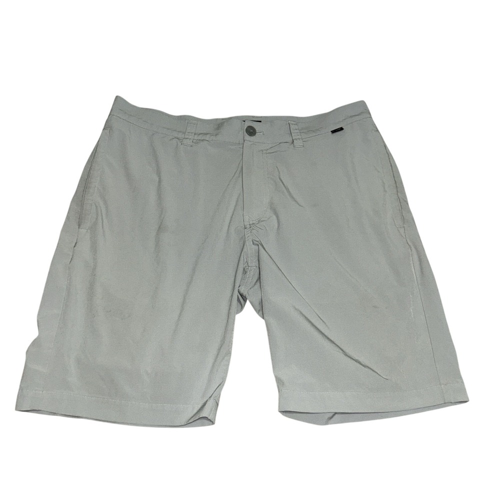 Travis Mathew Men's Grey Stripe Texture Golf Stretch Casual Shorts Size 34 x 9" - Picture 1 of 8